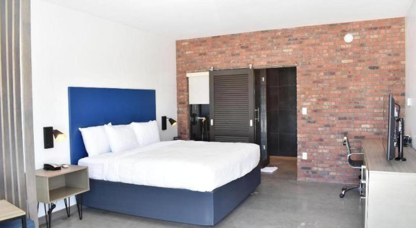 Hotel Bella Jersey Village Экстерьер фото